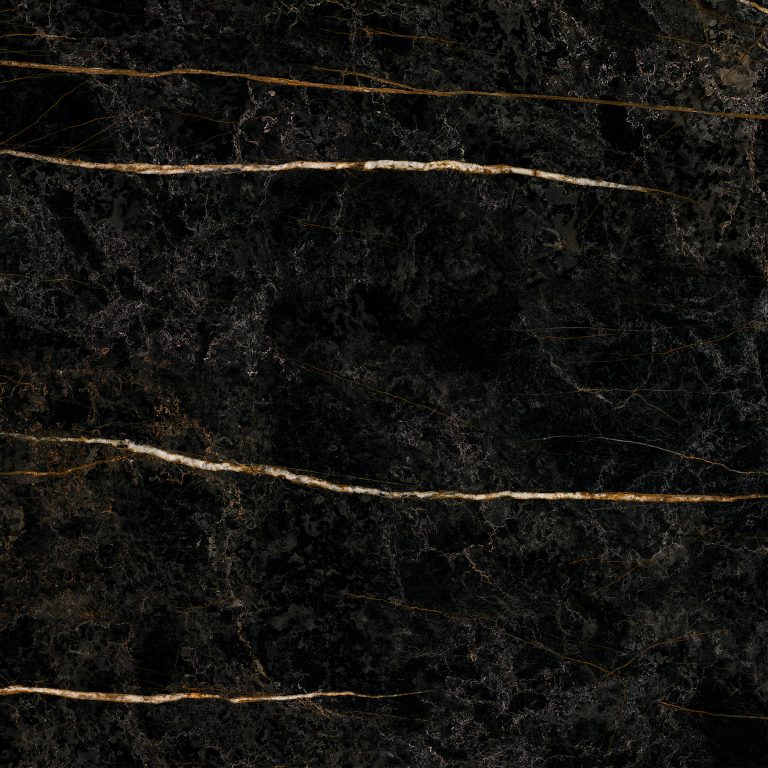 NERO-ORO__F15.jpg