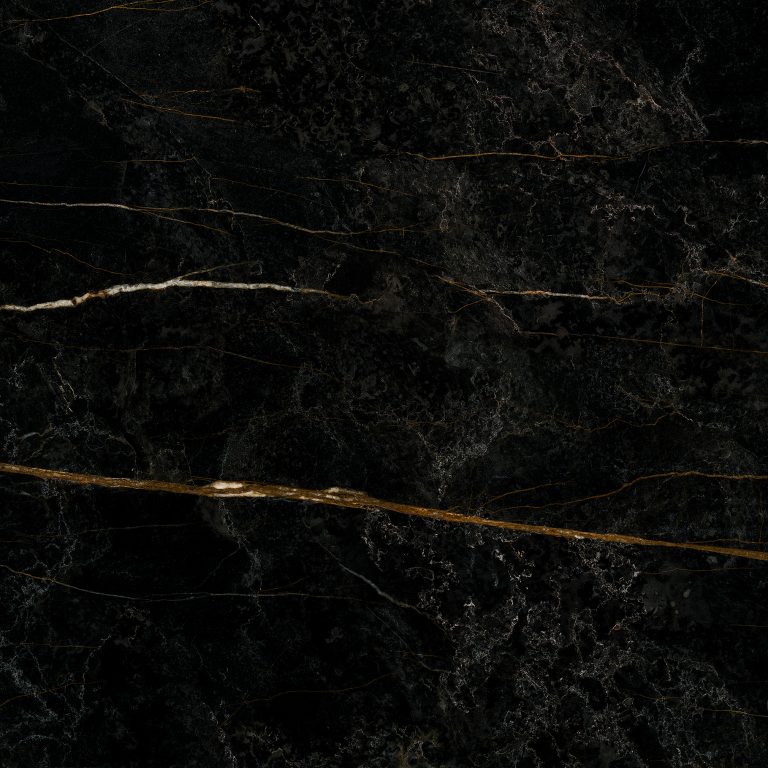 NERO-ORO__F4.jpg