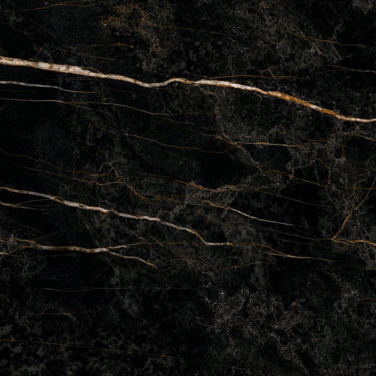 NERO-ORO__F8.jpg